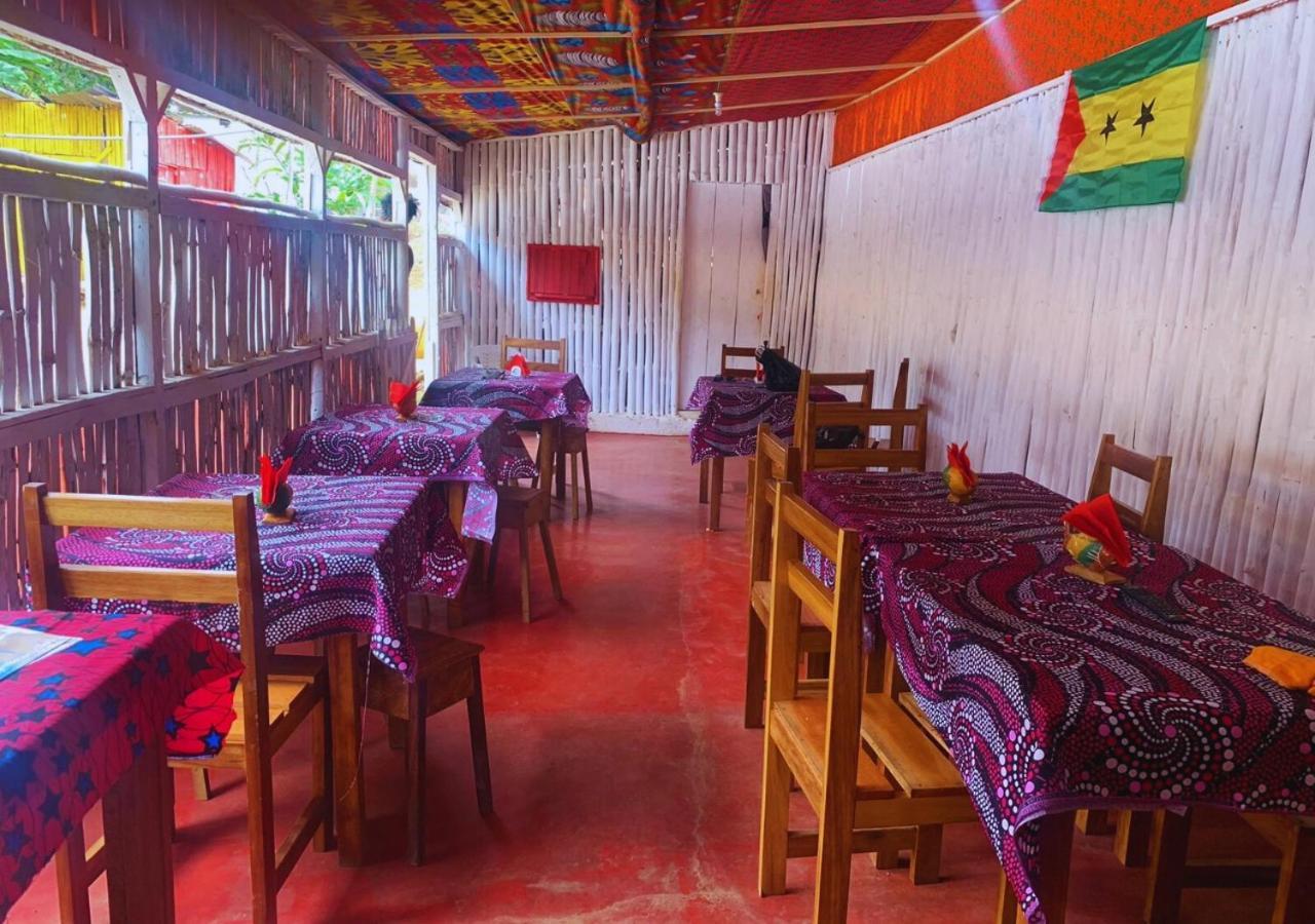 일레우 다스 롤라스 Casa No Centro Do Mundo Ilheu Equator 빌라 외부 사진