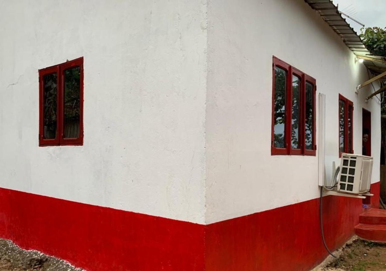 일레우 다스 롤라스 Casa No Centro Do Mundo Ilheu Equator 빌라 외부 사진